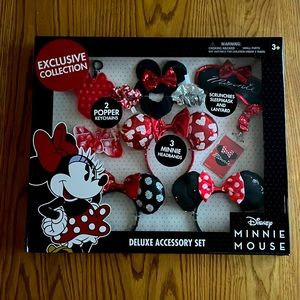 Minnie Mouse Deluxe Accessory Set